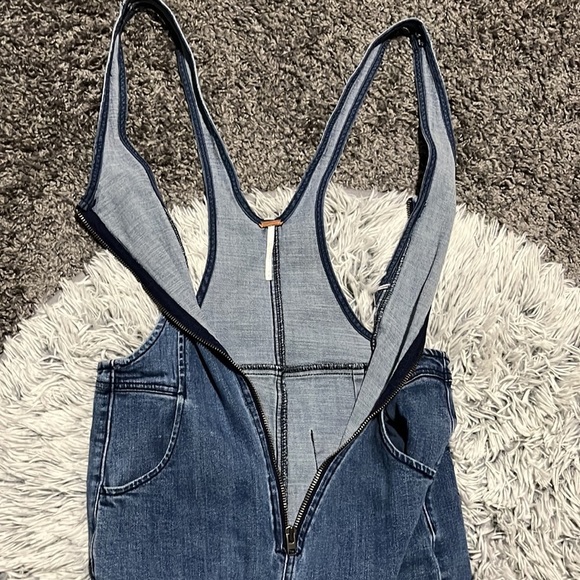 FREE People Denim Jumpsuit Size 4 - Picture 9 of 16
